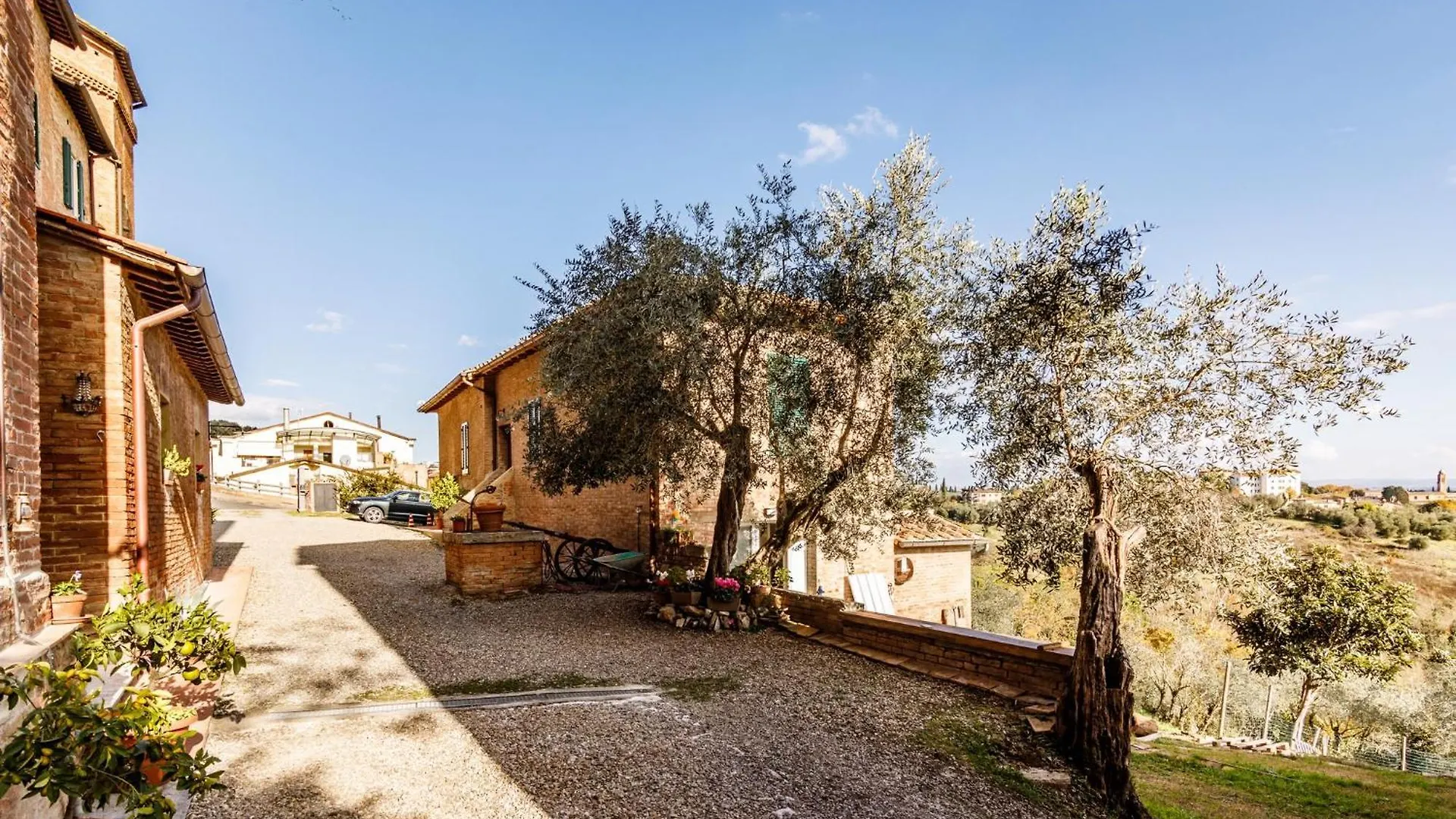 Porta Romana Elegant Apartments With Private Parking! Siena