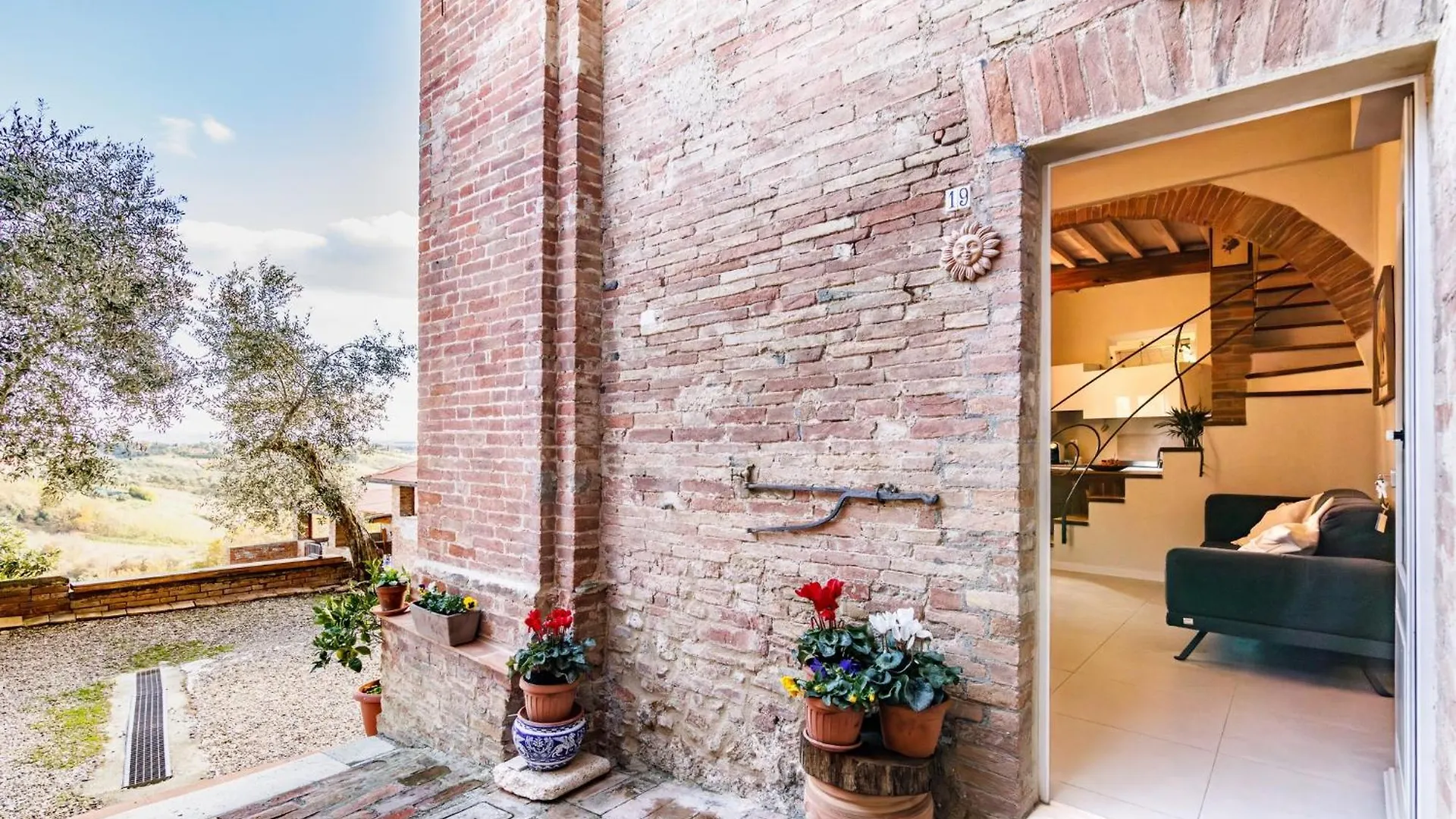 Porta Romana Elegant Apartments With Private Parking! Siena