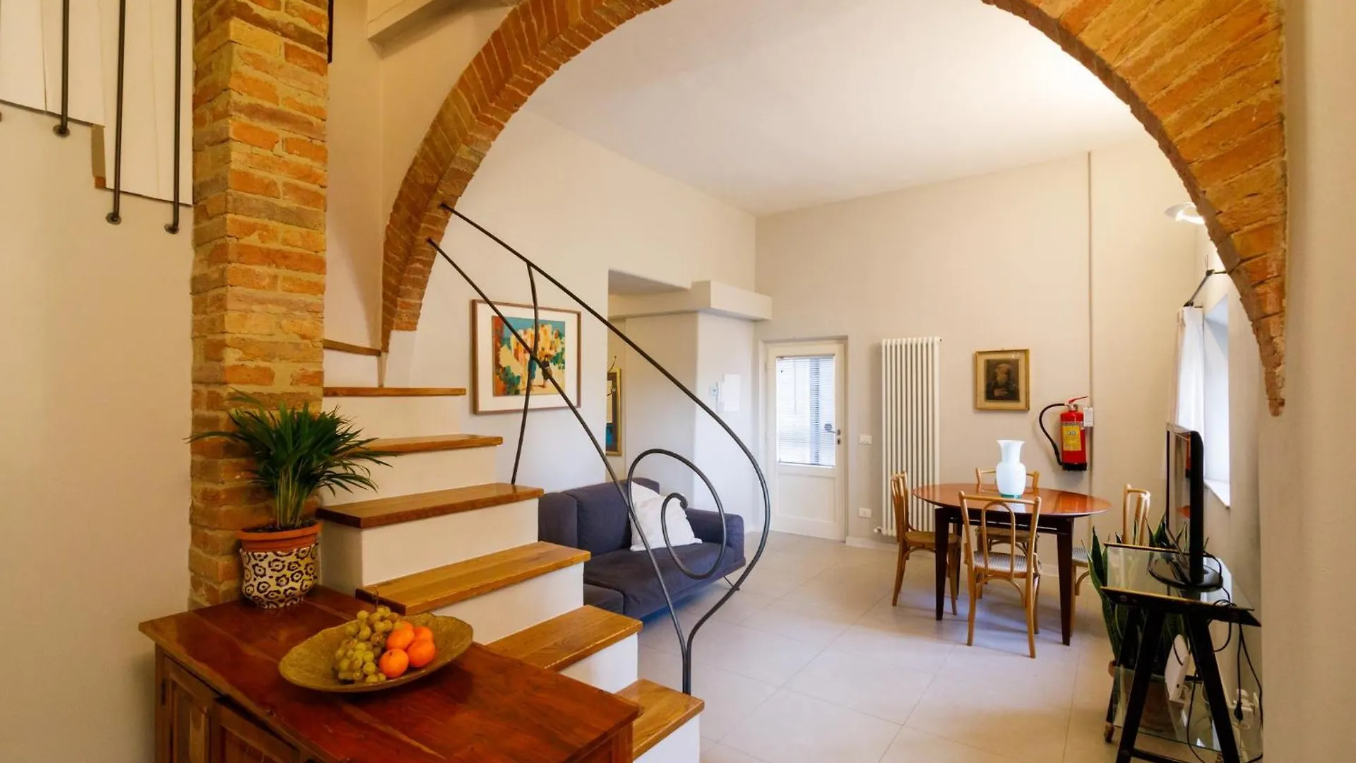 Porta Romana Elegant Apartments With Private Parking! Siena Italia