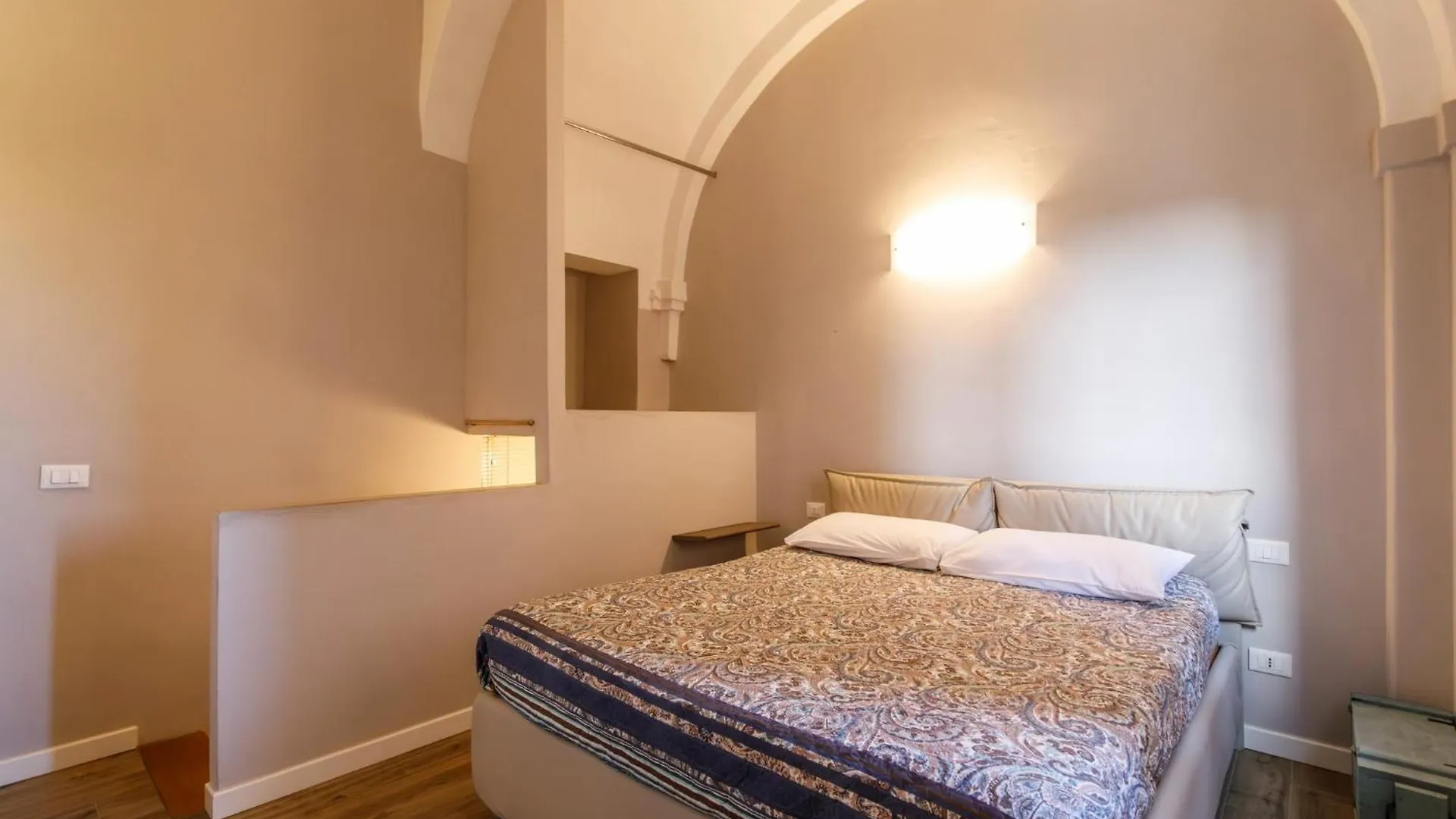 Porta Romana Elegant Apartments With Private Parking! Siena Italy